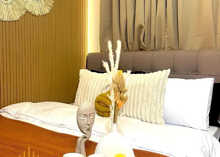 Aesthetic Walking Distance To Moa,near Naia Airport With Netflix,minivideoke,boardgames-duxe9 Manila