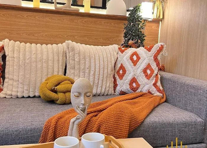 Aesthetic Walking Distance To Moa,near Naia Airport With Netflix,minivideoke,boardgames-duxe9