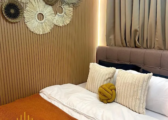 Aesthetic Walking Distance To Moa,near Naia Airport With Netflix,minivideoke,boardgames-duxe9 Manila