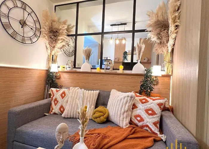 Aesthetic Walking Distance To Moa,near Naia Airport With Netflix,minivideoke,boardgames-duxe9 Manila